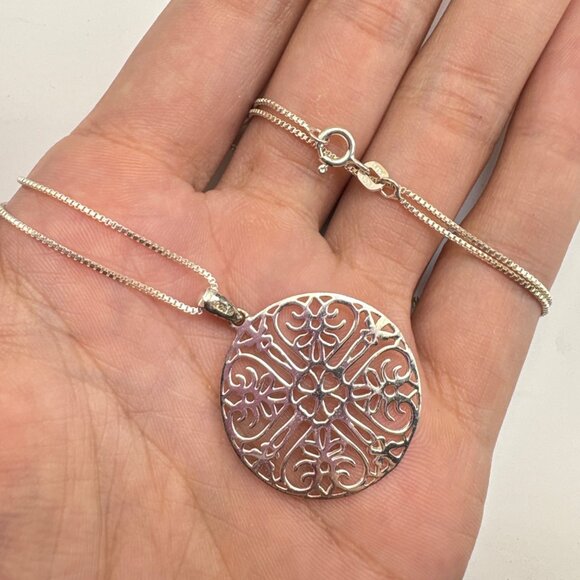VTG Sterling Silver 925 Scroll Heart Circle Pendant Necklace Size 18" Length - Picture 12 of 16